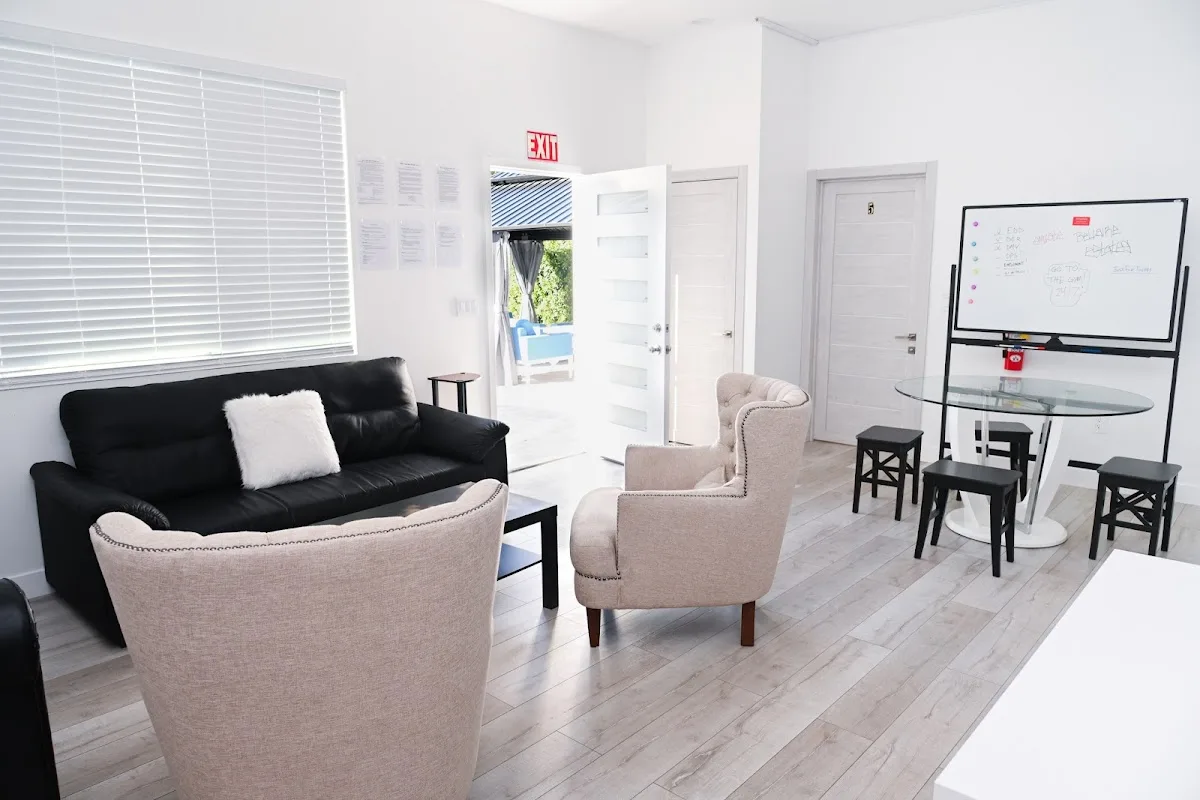 Bellaire Recovery - interior photo