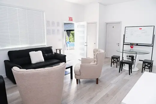 Bellaire Recovery - interior photo