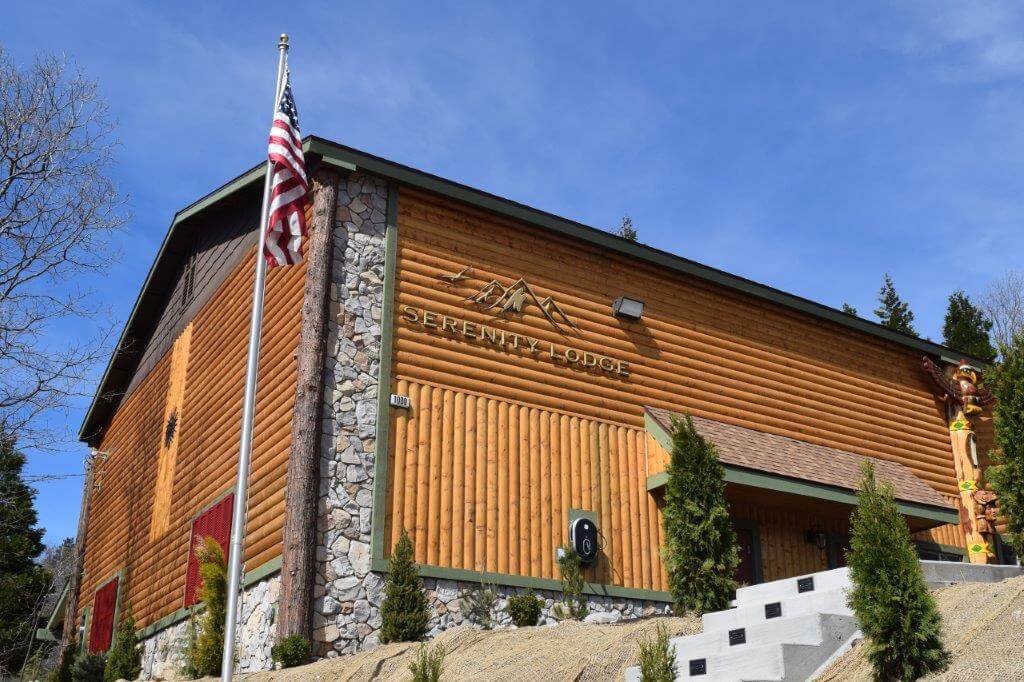 Serenity Lodge - Photo 1