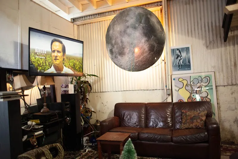 Shangri-La Sober Living - Photo 3