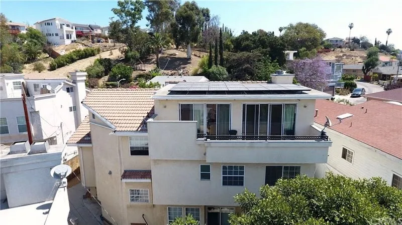 Babo's house sober living - Photo 1