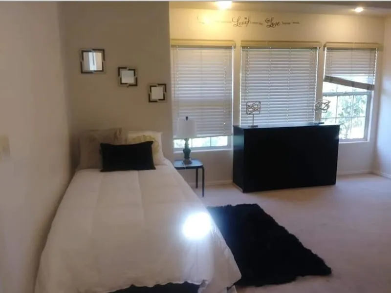 Babo's house sober living - Photo 4