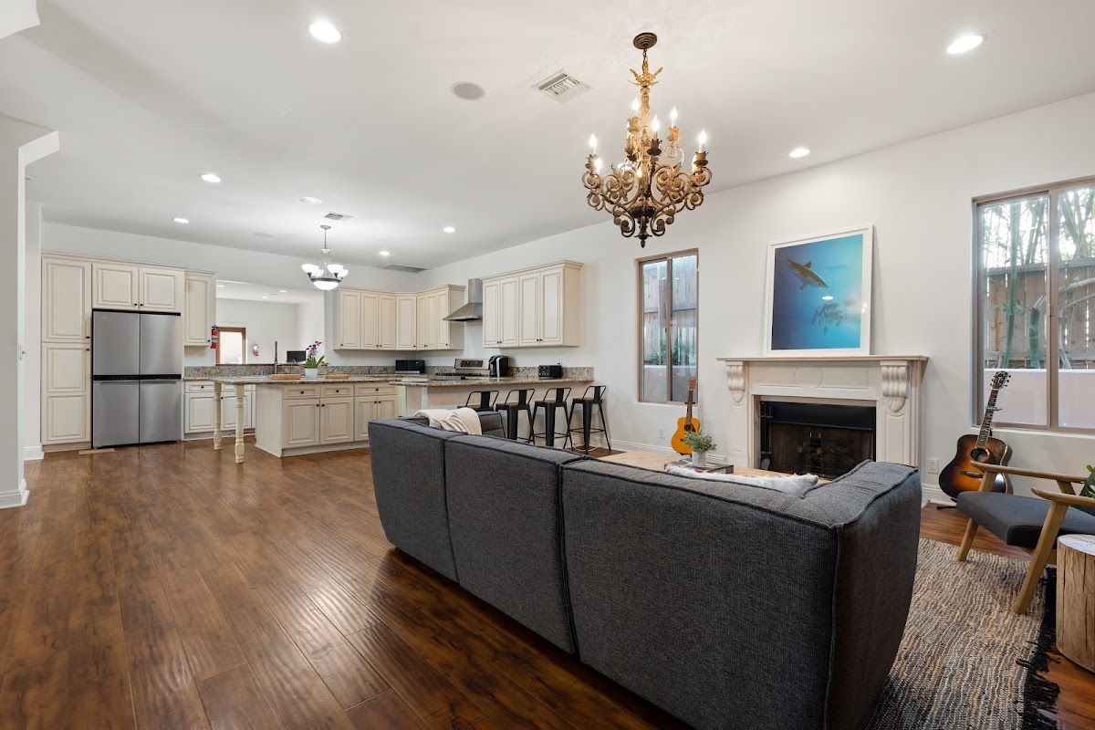 Riviera Recovery Sober Living - Photo 2