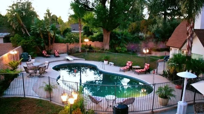 Steps In The Right Direction AURA Women's Sober Living - Photo 2