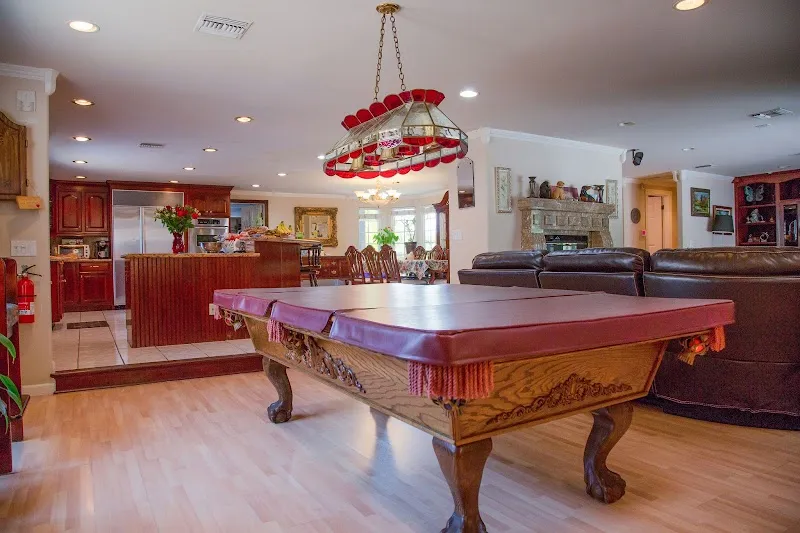 Steps In The Right Direction AURA Women's Sober Living - Photo 3