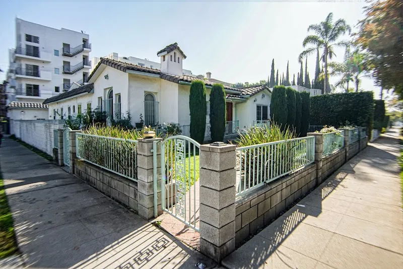 La Peer House Sober Living - Photo 2