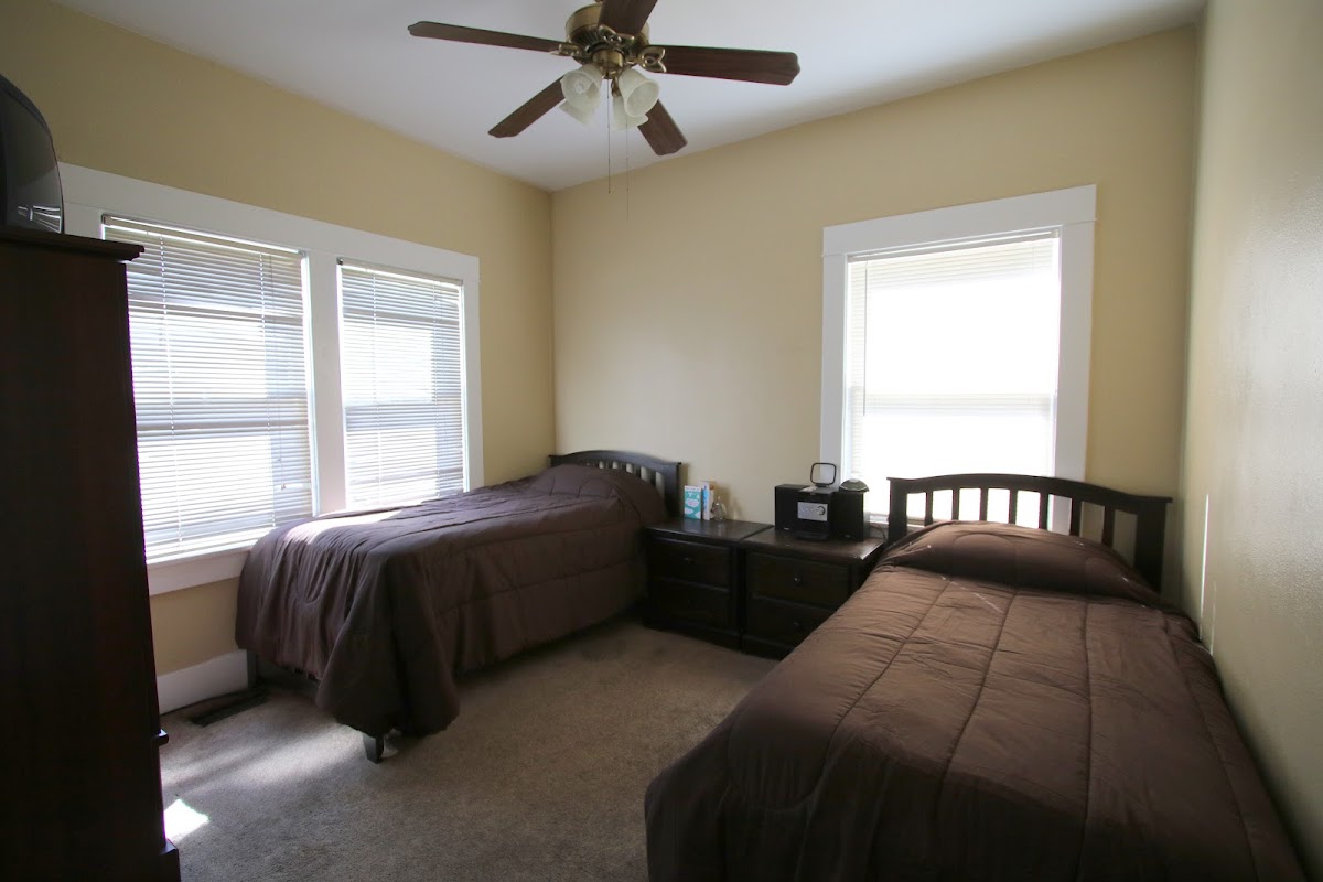 Puente House Sober Living in Covina - Ảnh 2