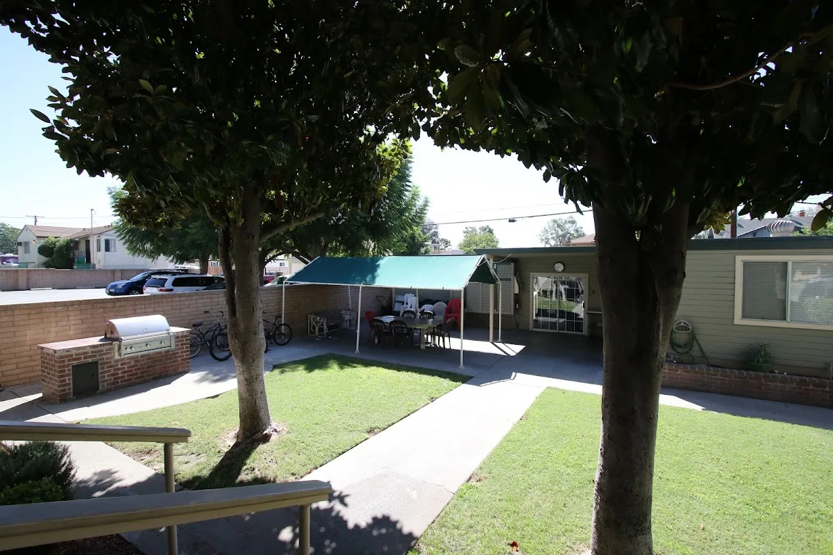 Puente House Sober Living in Covina - Foto 4