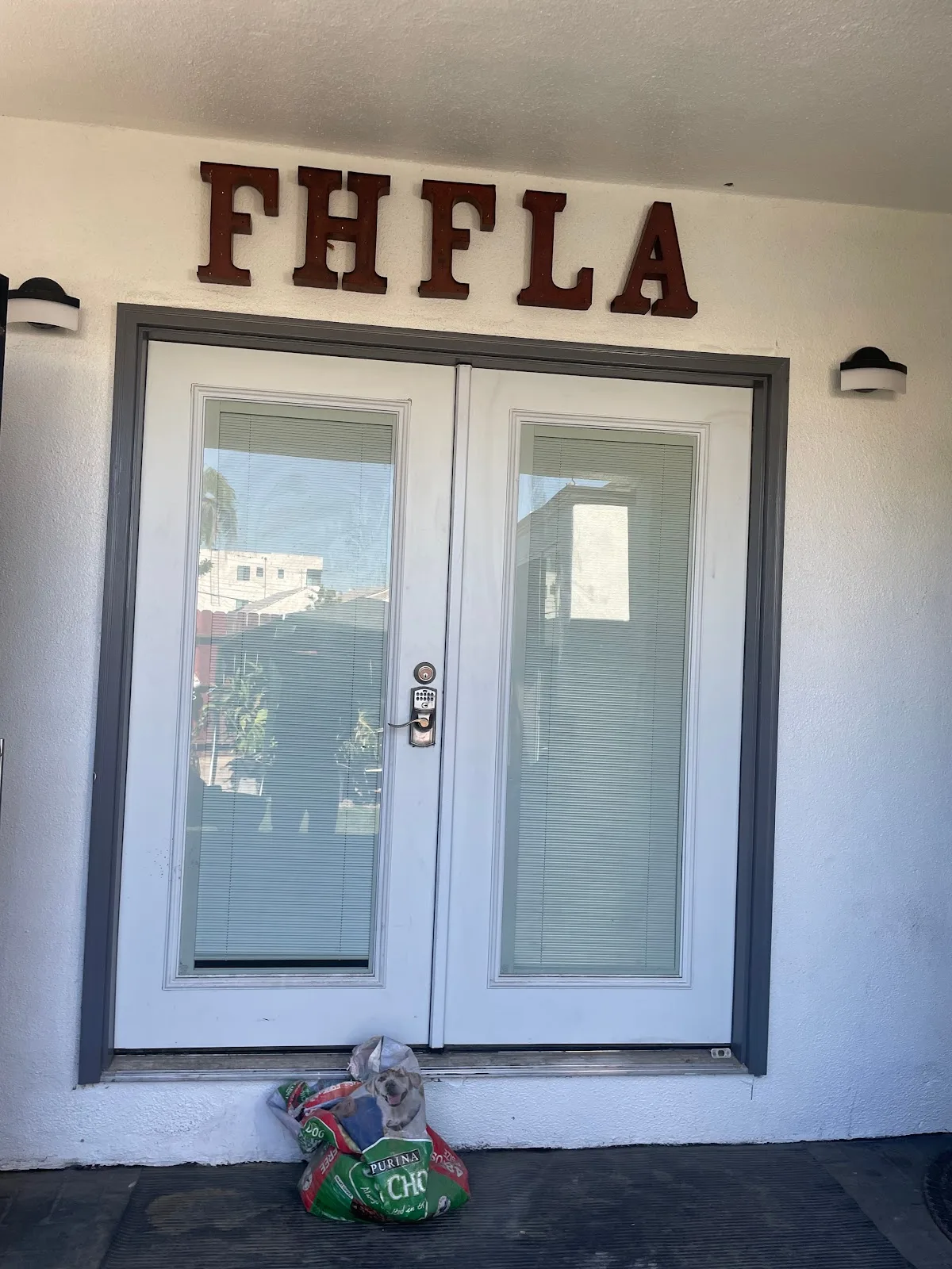 Friends Helping Friends LA - Ảnh 3