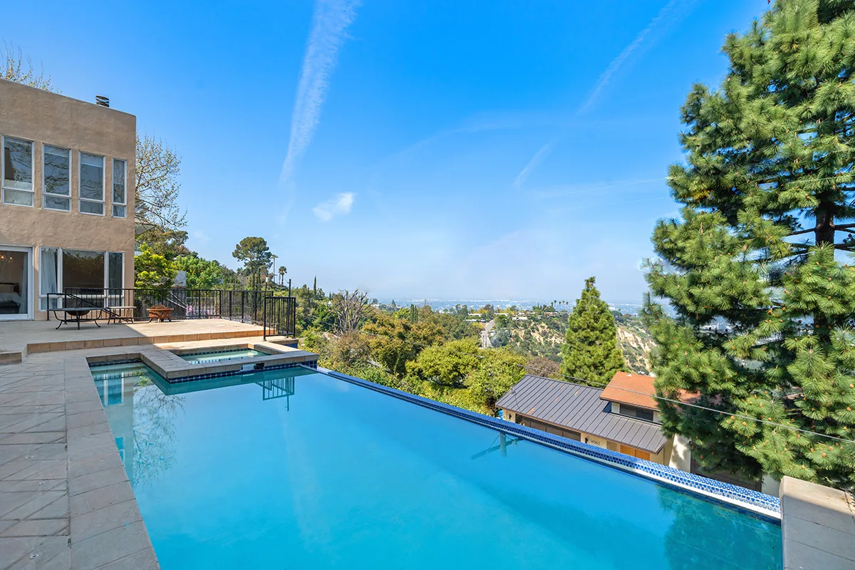 Red Door Life - 照片 3