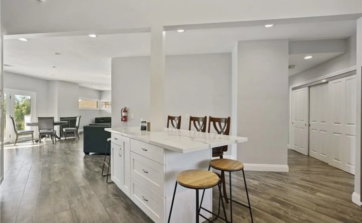 Tarzana Recovery Center - interior photo