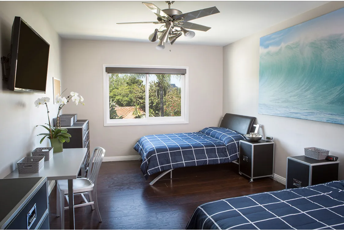 Chabad Treatment Center - interior photo